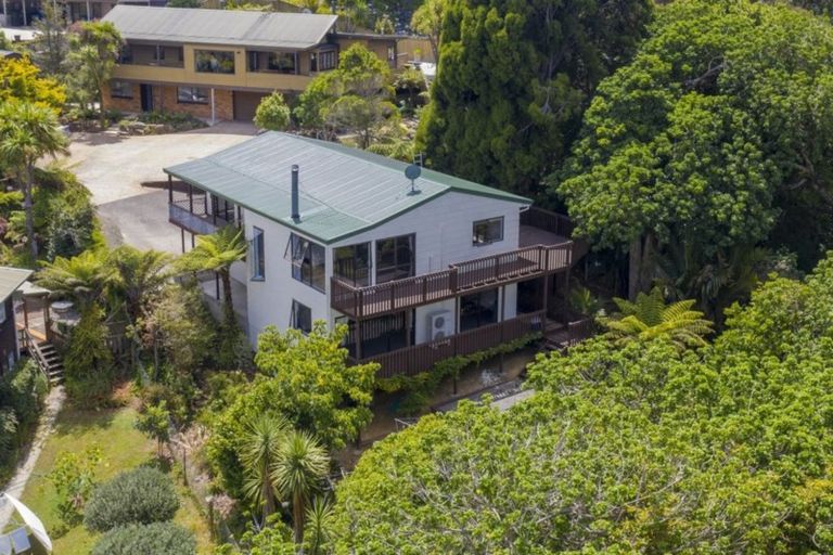 Photo of property in 4 Puriri Place, Whitianga, 3510