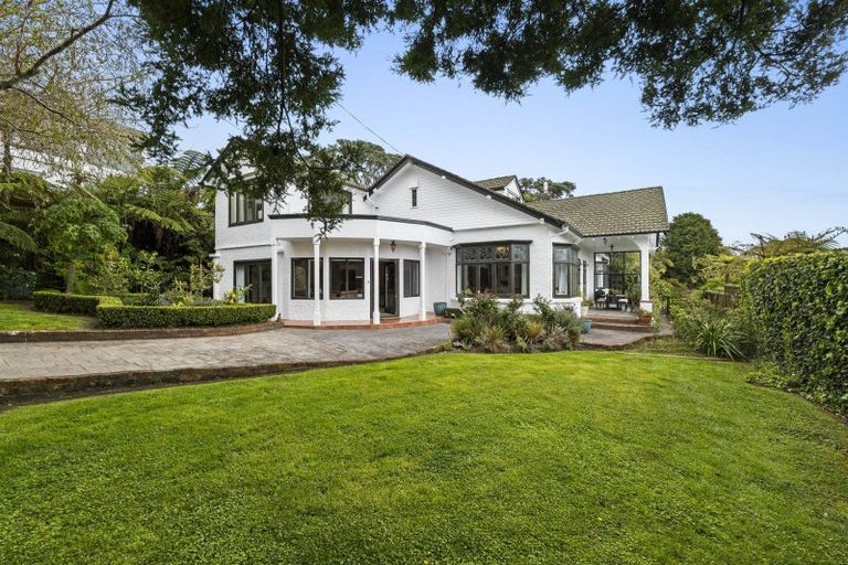 Photo of property in 18 Ridge Lane, New Plymouth, 4310