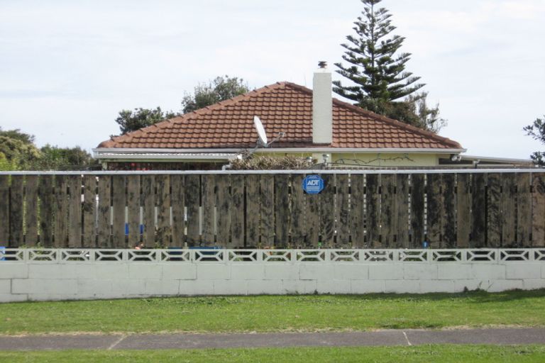 Photo of property in 7 Kotuku Street, Castlecliff, Whanganui, 4501