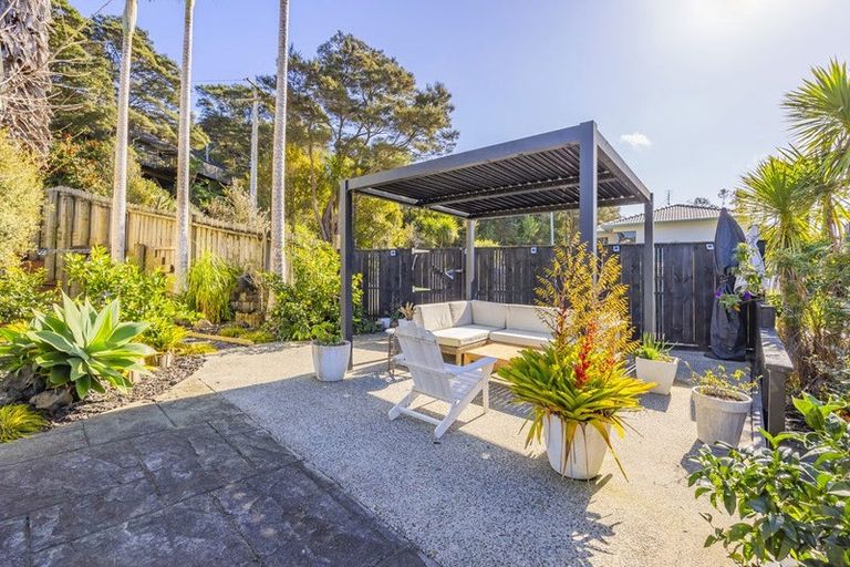 Photo of property in 39 Emlyn Place, Torbay, Auckland, 0630
