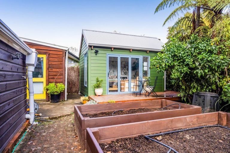Photo of property in 20 Heaphy Street, Westown, New Plymouth, 4310