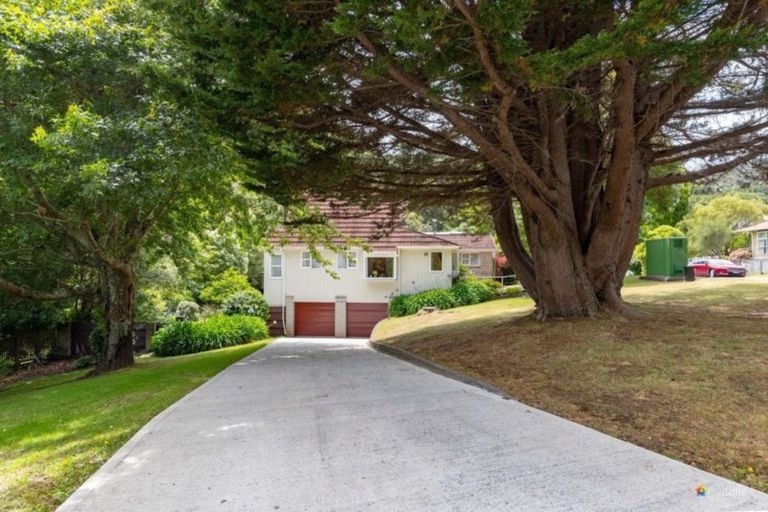 Photo of property in 1 Fendalton Crescent, Pinehaven, Upper Hutt, 5019