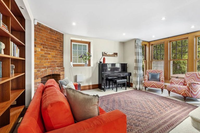 Photo of property in 11 Trelissick Crescent, Ngaio, Wellington, 6035
