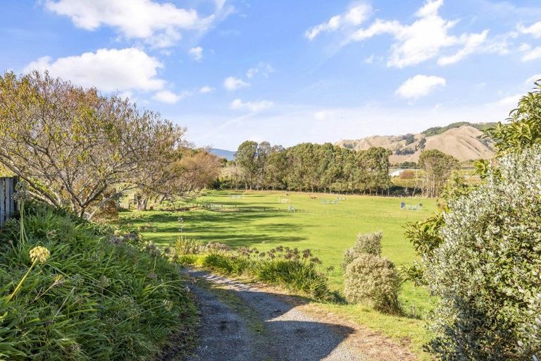 Photo of property in 84 Derham Road, Te Horo, Otaki, 5581