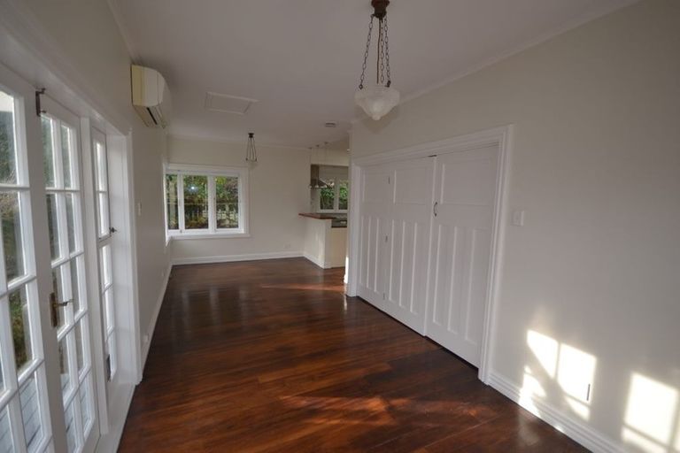 Photo of property in 43 Trelissick Crescent, Ngaio, Wellington, 6035