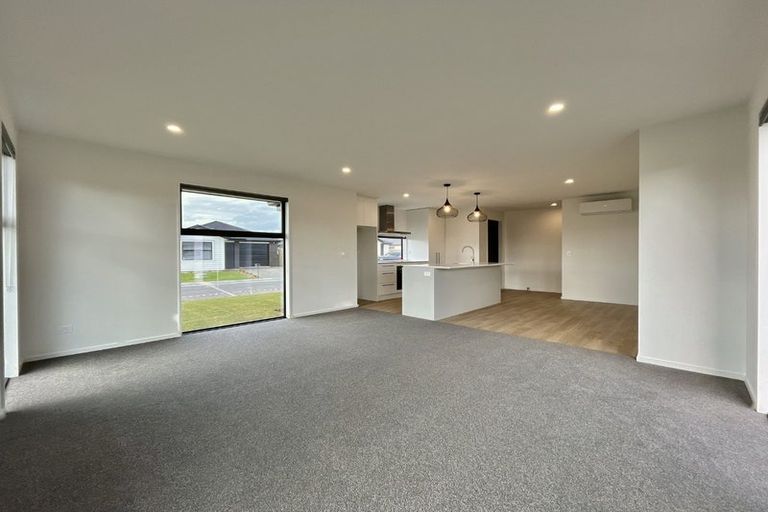 Photo of property in 2 Piopio Lane, Halswell, Christchurch, 8025