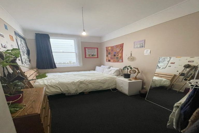 Photo of property in 2a Russell Terrace, Newtown, Wellington, 6021