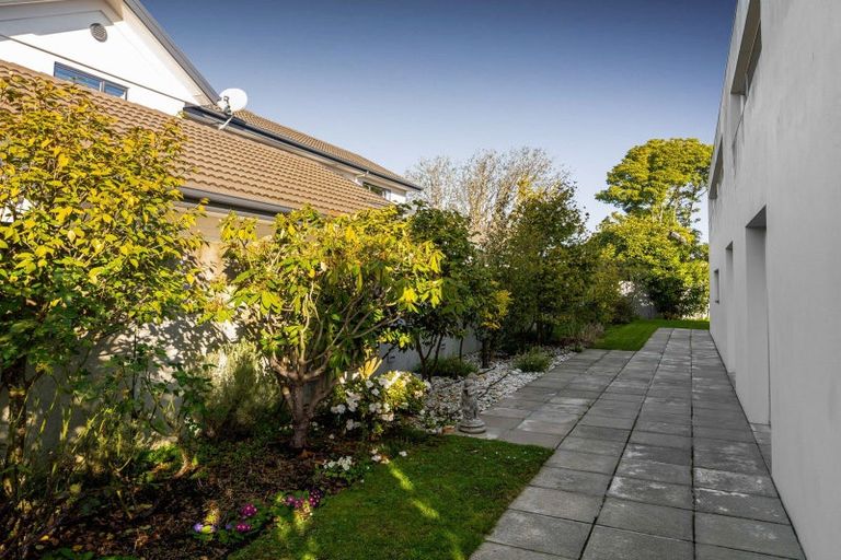 Photo of property in 97a Fendalton Road, Fendalton, Christchurch, 8014