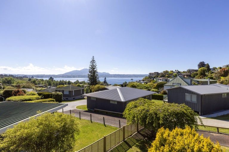 Photo of property in 1 Scenic Heights, Acacia Bay, Taupo, 3330