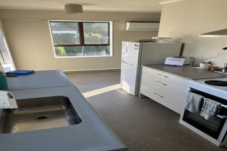 Photo of property in 2/77 Shakespeare Road, Bluff Hill, Napier, 4110