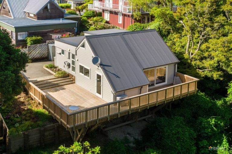 Photo of property in 44 Harbour View Road, Harbour View, Lower Hutt, 5010