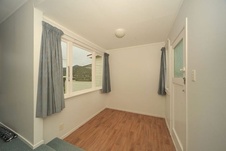 Photo of property in 12 Fernhill Terrace, Wadestown, Wellington, 6012
