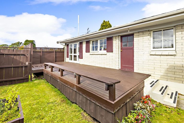 Photo of property in 1 Sunnypark Avenue, Rosehill, Papakura, 2113