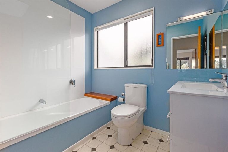 Photo of property in 44 Discovery Drive, Whitby, Porirua, 5024