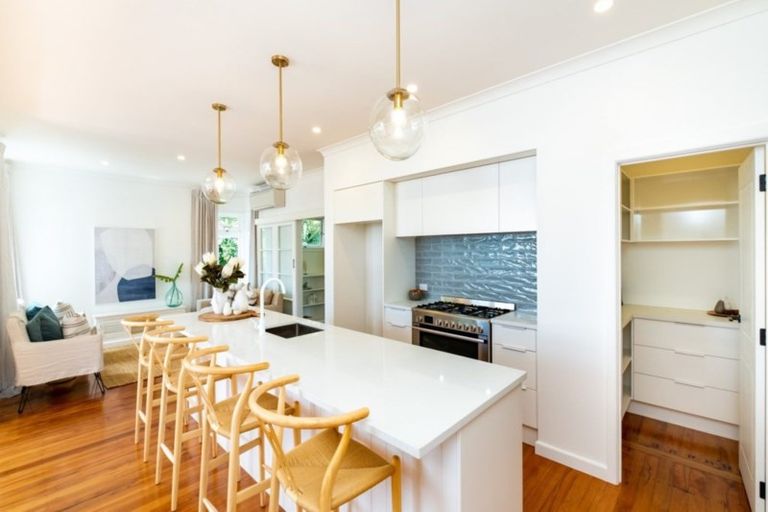 Photo of property in 51 Te Mata Road, Havelock North, 4130