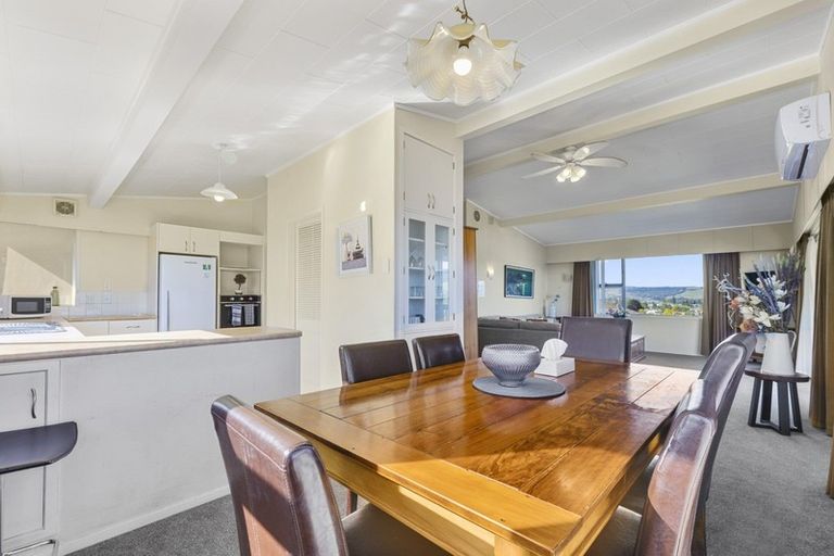 Photo of property in 10 Naera Place, Kawaha Point, Rotorua, 3010