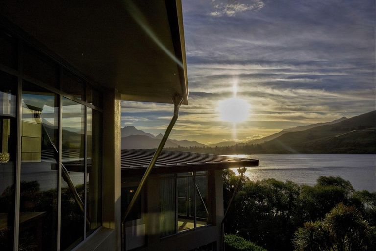 Photo of property in 37 Arrowtown-lake Hayes Road, Lake Hayes, Queenstown, 9371