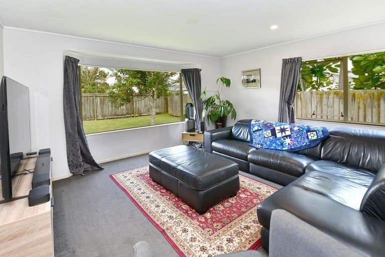 Photo of property in 80 Lakeside Drive, Orewa, 0931