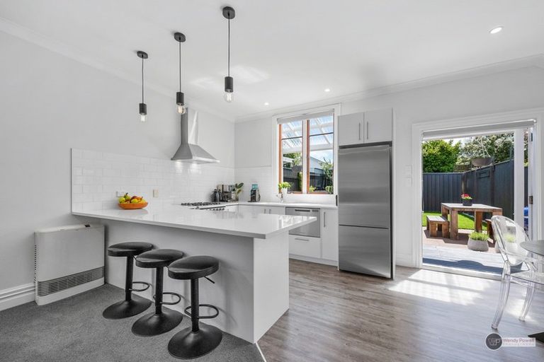 Photo of property in 19 Beach Street, Petone, Lower Hutt, 5012