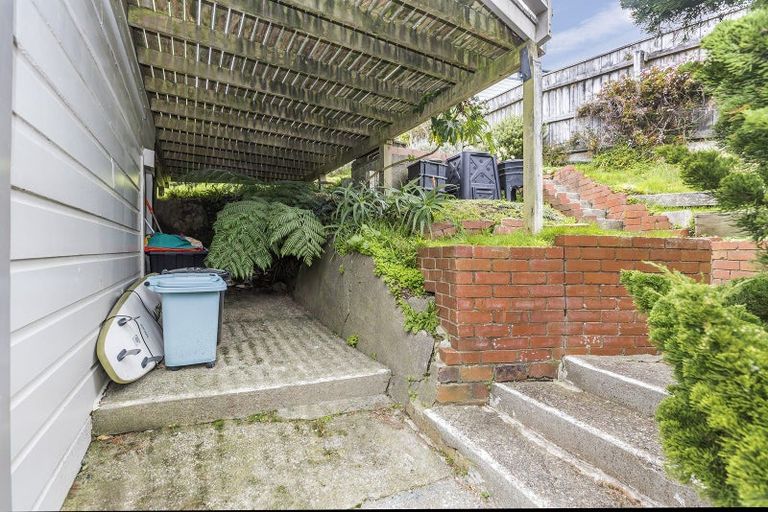 Photo of property in 2 Caprera Street, Melrose, Wellington, 6023