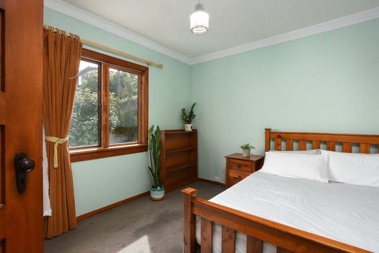 Photo of property in 28 Athol Place, Ravensbourne, Dunedin, 9022