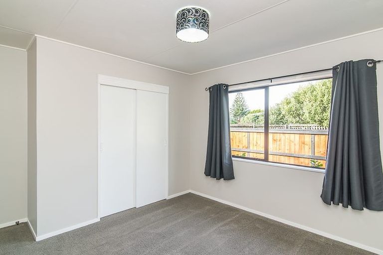 Photo of property in 6 Jane Street, Waikanae Beach, Waikanae, 5036