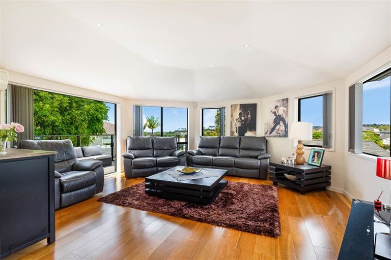 Photo of property in 8a Horizon Way, West Harbour, Auckland, 0618
