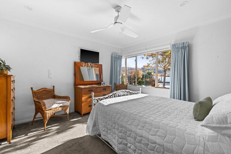 Photo of property in 59 Whiting Crescent, Greenmeadows, Napier, 4112