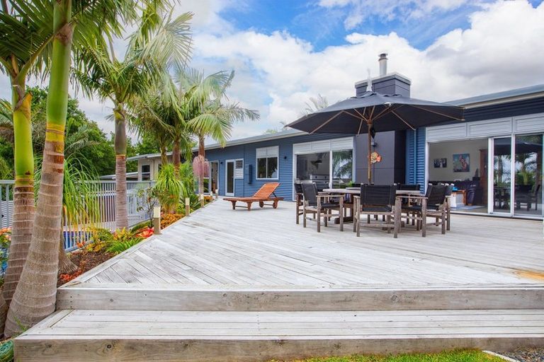 Photo of property in 56 Old Waipu Road, Mangawhai, 0505