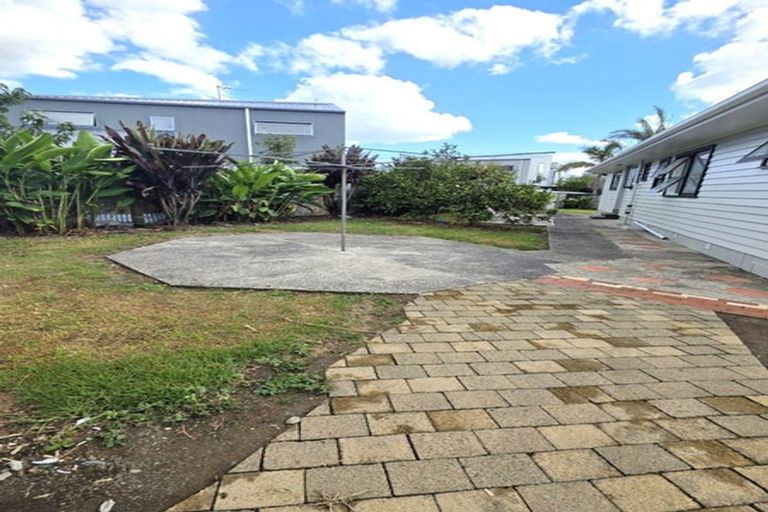 Photo of property in 21 Tranent Road, Mangere, Auckland, 2022