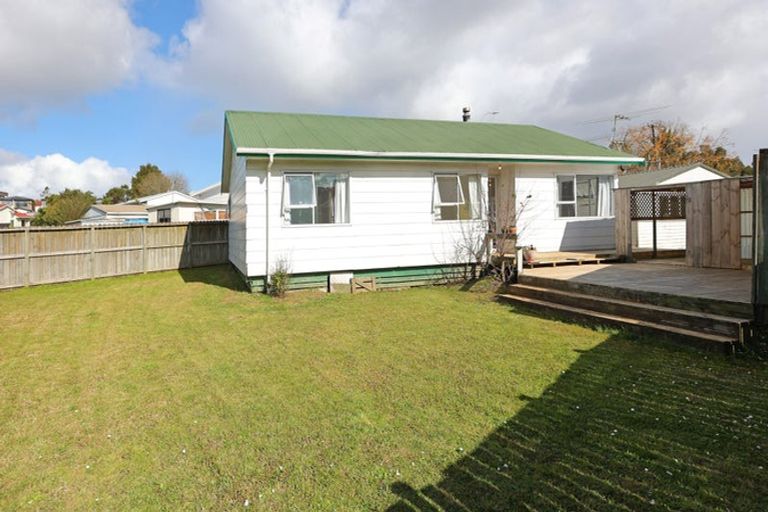 Photo of property in 51 Border Road, Henderson, Auckland, 0612