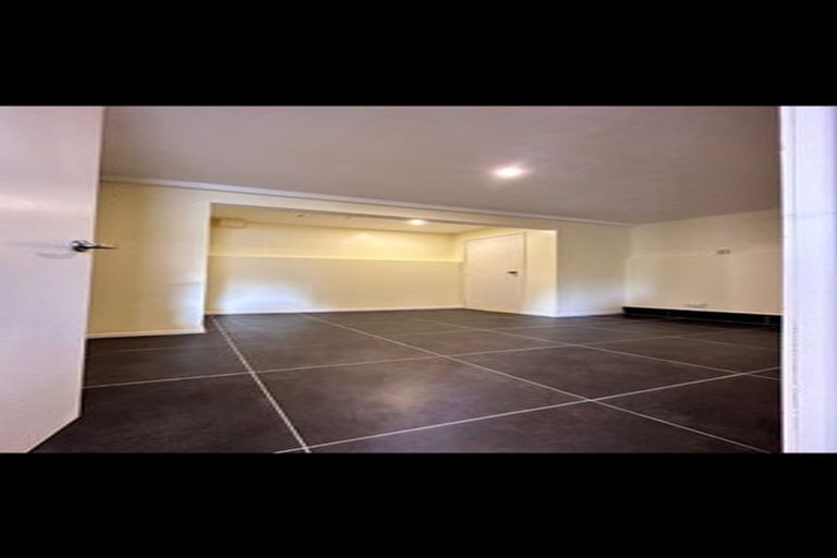 Photo of property in 37 Kamara Road, Glen Eden, Auckland, 0602