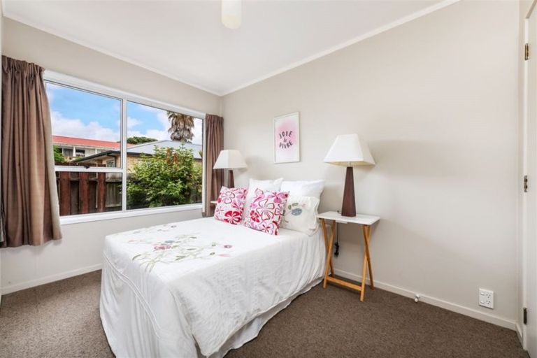 Photo of property in 3/17 Captain Scott Road, Glen Eden, Auckland, 0602