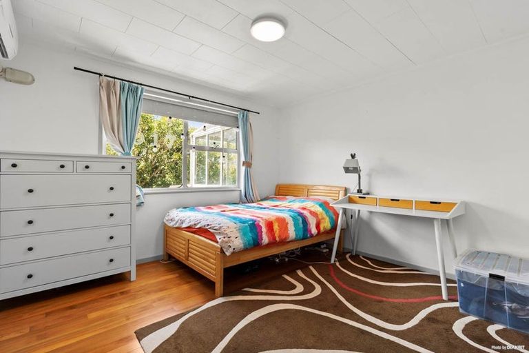 Photo of property in 32 Normanton Street, Glenfield, Auckland, 0629