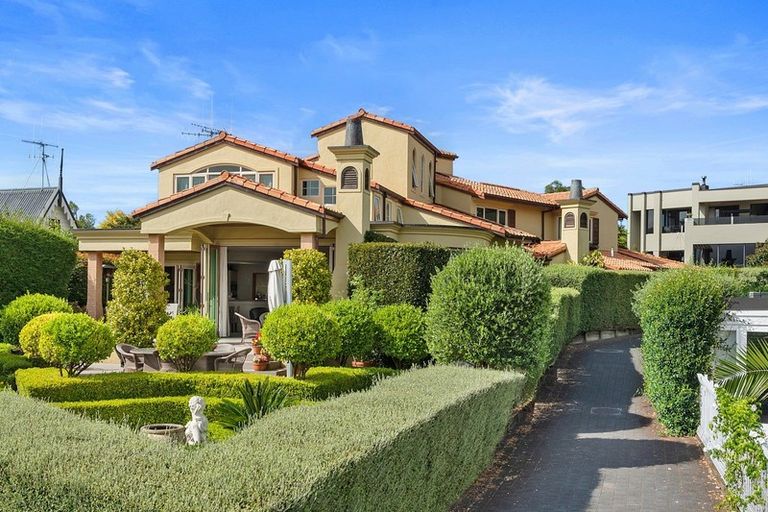 Photo of property in 64 Lake Crescent, Hamilton Lake, Hamilton, 3204