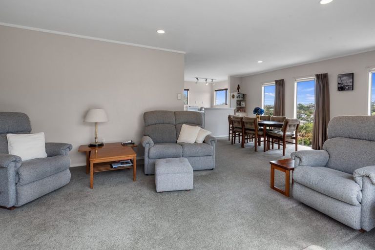 Photo of property in 1/573 Beach Road, Murrays Bay, Auckland, 0630