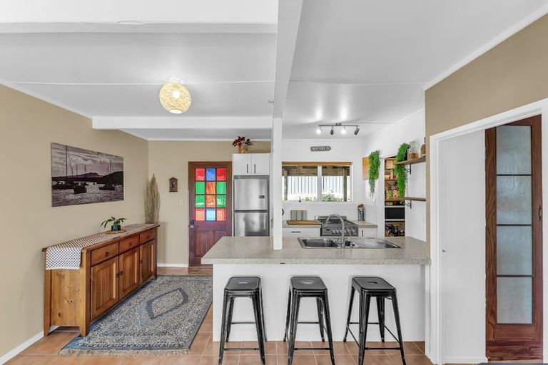 Photo of property in 61 Hillcrest Road, Hatfields Beach, Orewa, 0931