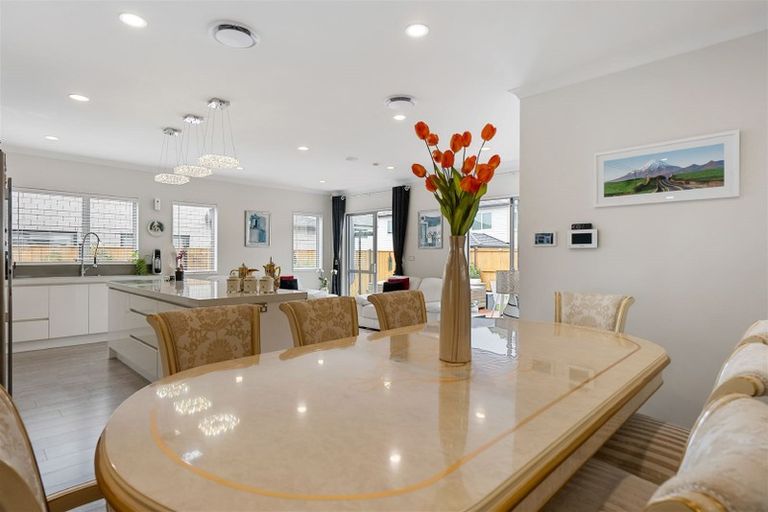 Photo of property in 20 Drumbuoy Drive, Flat Bush, Auckland, 2019