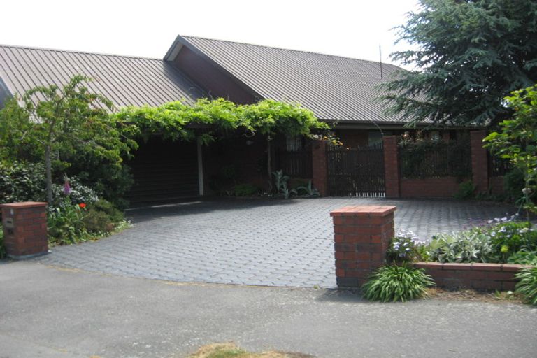 Photo of property in 306 Lake Terrace Road, Shirley, Christchurch, 8061