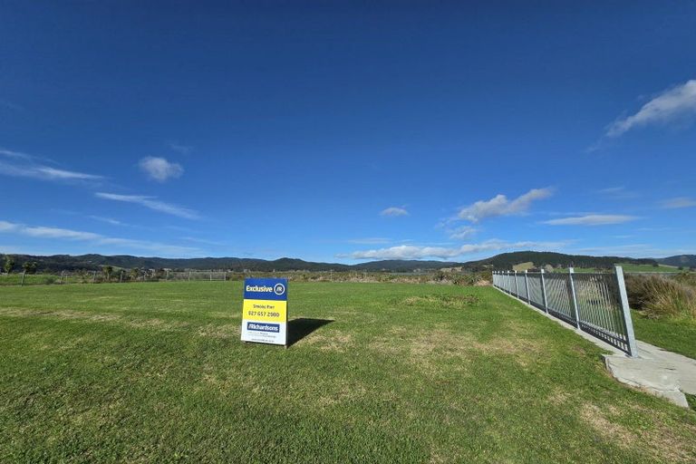 Photo of property in 221 Hamiora Street, Matarangi, 3592