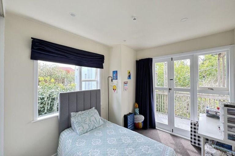 Photo of property in 30 Noall Street, Te Atatu Peninsula, Auckland, 0610