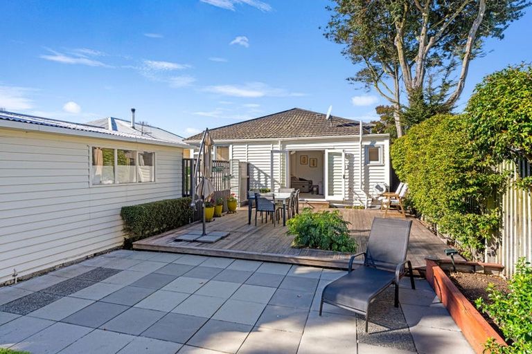 Photo of property in 35 Cleveland Street, Edgeware, Christchurch, 8013