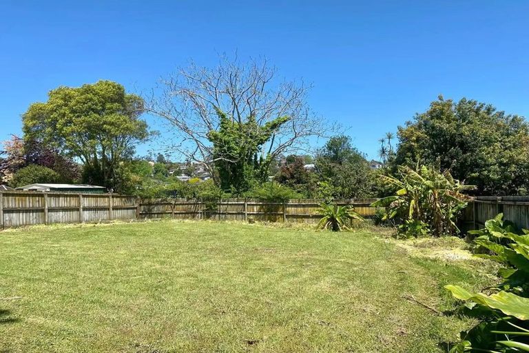 Photo of property in 155 View Road, Sunnyvale, Auckland, 0612