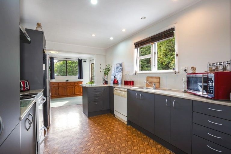 Photo of property in 5 Kiriwai Road, Paremata, Porirua, 5024