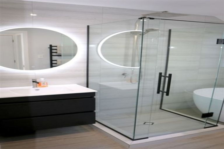 Photo of property in 1/2a Spring Street, Devonport, Auckland, 0624