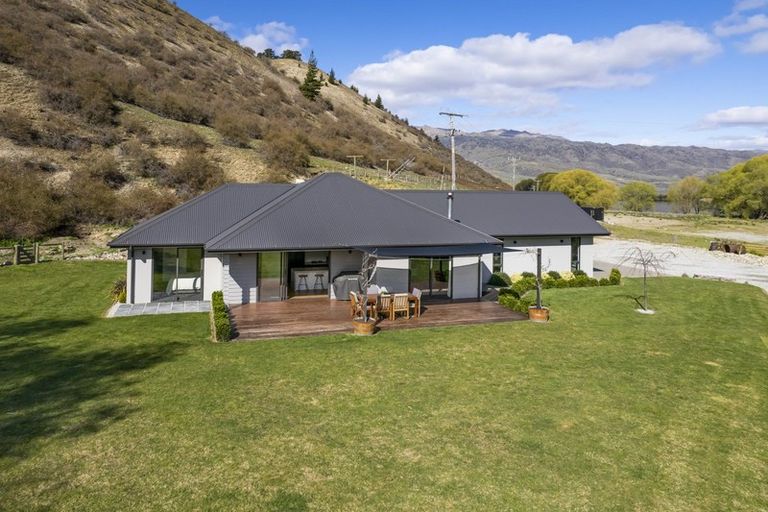 Photo of property in 20 Sugarloaf Drive, Mount Pisa, Cromwell, 9384