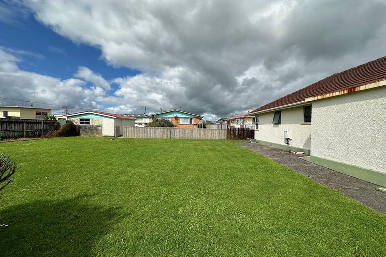 Photo of property in 14 Blake Street, Waitara, 4320