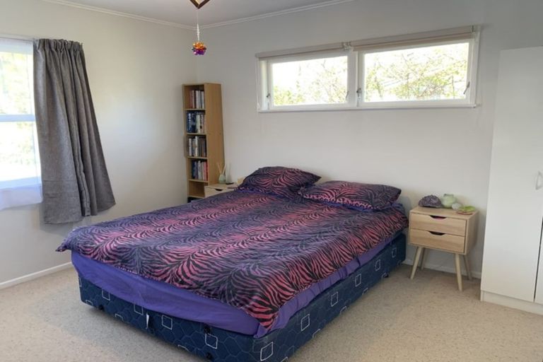 Photo of property in 71 Barrys Road, Glendene, Auckland, 0602