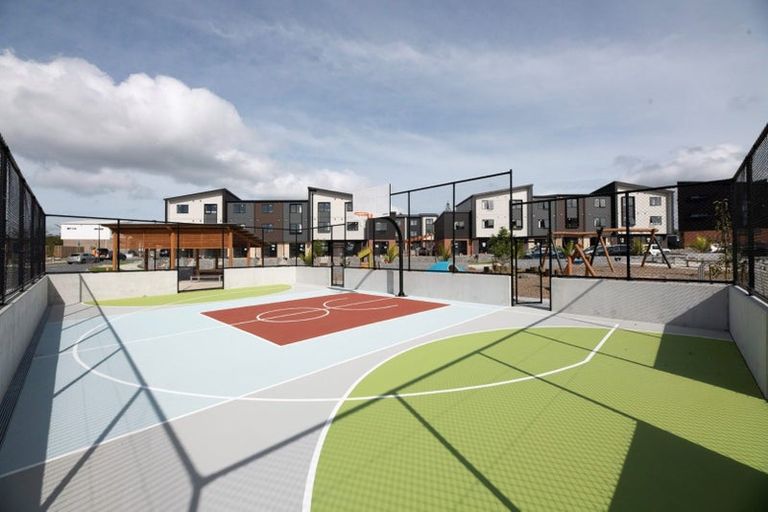 Photo of property in 321 Glengarry Road, Glen Eden, Auckland, 0602