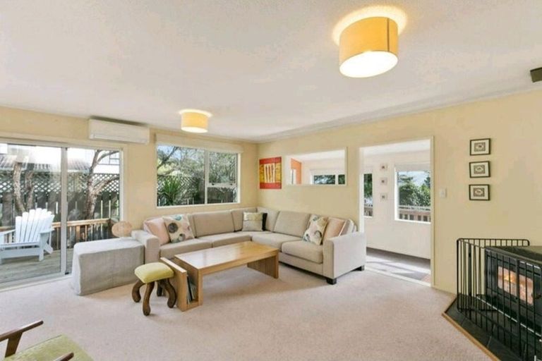 Photo of property in 14 Buccaneer Place, Grenada Village, Wellington, 6037